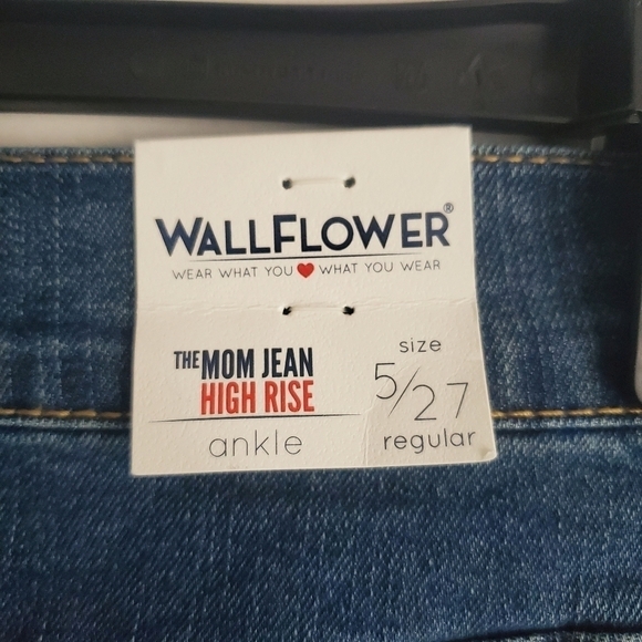 WALLFLOWER Women's/Juniors Blue Jeans Sz 5 Distressed NWT - Picture 7 of 10